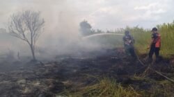 proses pemadaman kebakaran hutan dan lahan di Palangka Raya