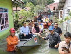 Pj. Bupati Barut Dampingi Kementrian PUPR dan BWS Kalimantan III Tinjau Banjir Di Kabupaten Barito Utara