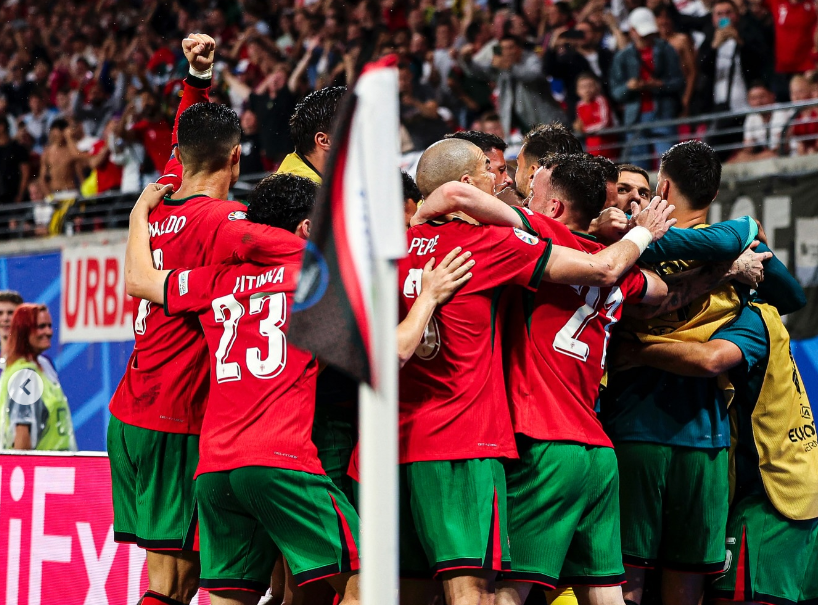 Para punggawa Timnas Portugal rayakan kemenangan atas Timnas Ceko hari ini