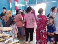 Pemdes Penyang Salurkan Bantuan Pangan Beras Kepada Warga