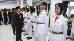 Pj. Bupati Barut Secara Resmi Kukuhkan 45 Anggota Paskibraka Tahun 2024