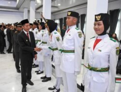 Pj. Bupati Barut Secara Resmi Kukuhkan 45 Anggota Paskibraka Tahun 2024