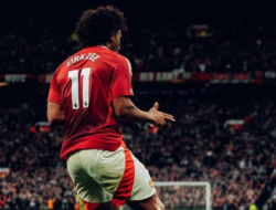 Joshua Zirkzee Sumbang 2 Gol untuk Kemenangan Manchester United atas Everton