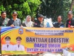 Wabup Mura Rahmanto Muhidin Tinjau Sekaligus Salurkan Bantuan Korban Banjir di Murung Raya