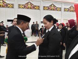 Penganugerahan Satyalancana Karya Satya di Kabupaten Mura Penghargaan untuk ASN Berdedikasi
