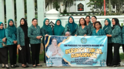 Wakil Ketua DPRD Mura Turun Langsung Bagikan Takjil di Bulan Ramadhan