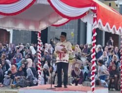 Bupati Heriyus Lepas 73 Jamaah Calon Haji Mura di Halaman Masjid Agung