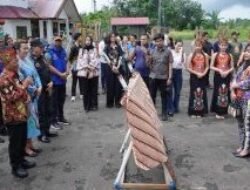 Junjung Adat Istiadat, Pemkab Mura Sambut Kajari Baru dengan Prosesi Potong Hompong