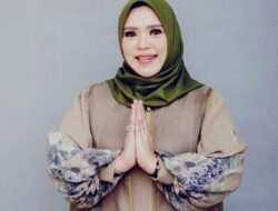 Dina Maulidah Lepas Calon Jemaah Haji Mura dengan Doa Terbaik