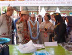 Gubernur Agustiar Sabran dan Bupati Heriyus Tinjau Langsung Pasar Murah di Puruk Cahu