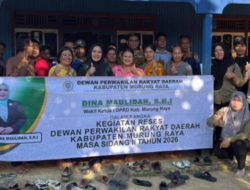 Sambangi Desa Makunjung, Wakil Ketua I DPRD Mura Dina Maulidah Komit Tampung Aspirasi Warga